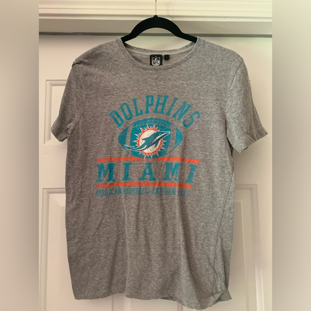 Women’s Miami Dolphins size S tshirt